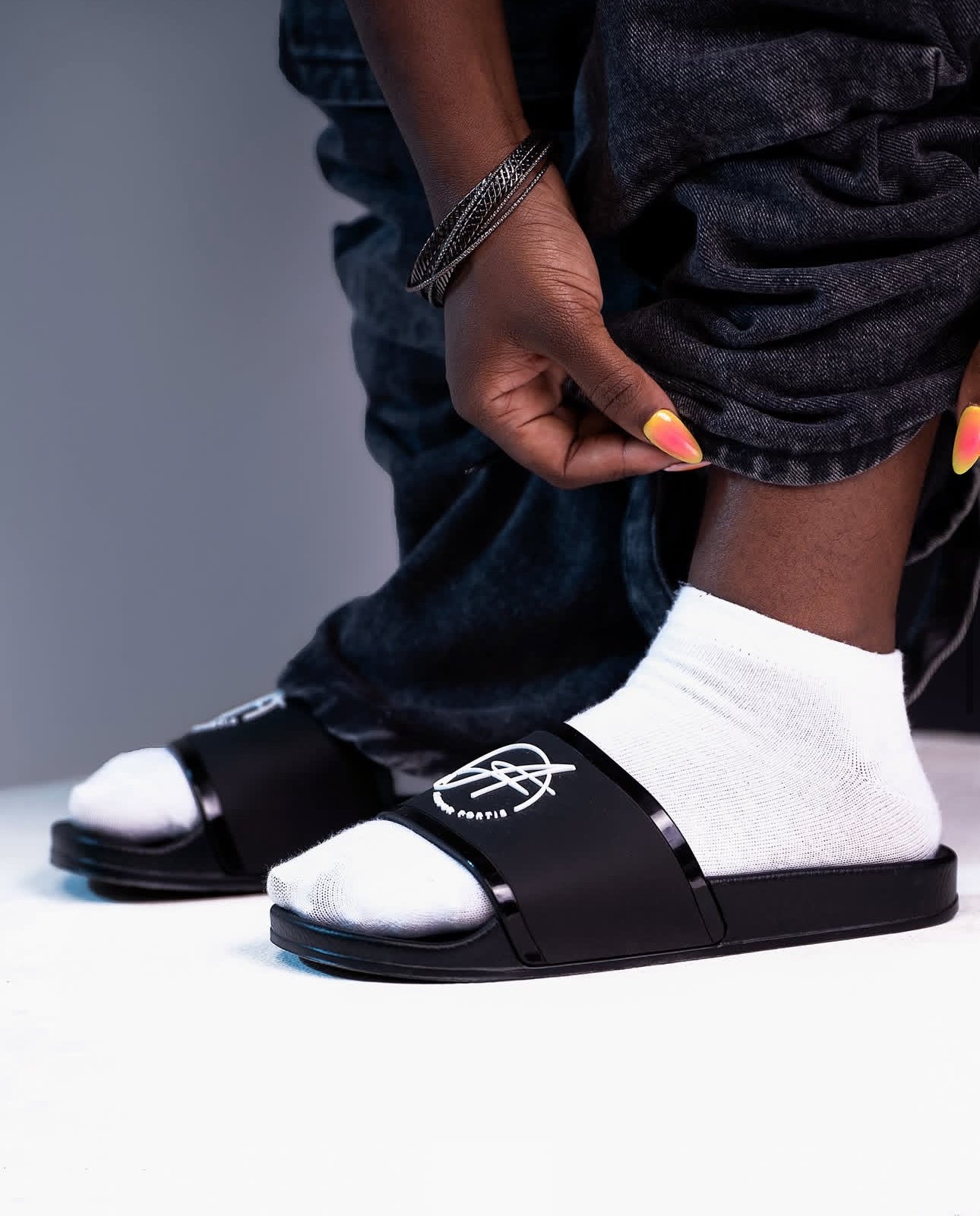 AMOUR FORTIS UNISEX SLIDES
